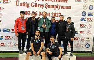 ASÜ’lü sporcular güreş şampiyonasından madalya...