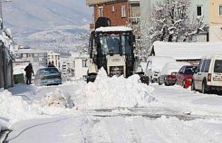 Atakum Belediyesi’nden aralıksız kar mücadelesi