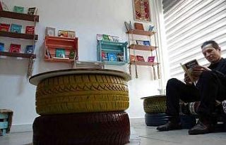 Atık malzemelerden ‘kitap okuma köşesi’ yapıldı