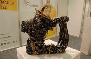 Atıklardan ayakkabı yaptı