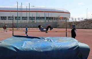 Atletler il birincisi olmak için ter döktü