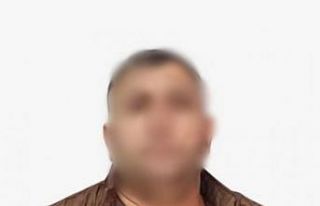 ATM’den para çekmek isteyen yaşlıları "yardım"...