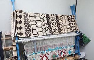 Atölyede ilk kilimler tezgahtan indi