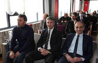 Ayhan, muhtarlarla buluştu