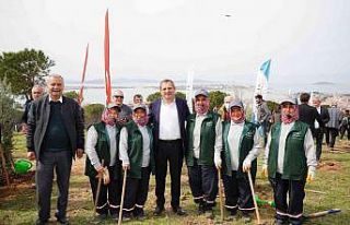 Ayvalık’ta 22 dönüme 2022 fidan...