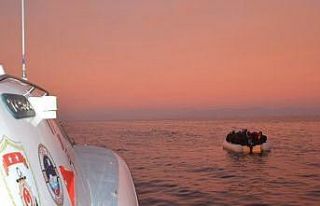 Ayvalık’ta 26 düzensiz göçmen kurtarıldı