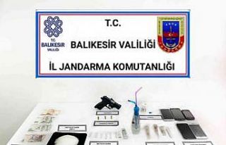 Ayvalık’ta jandarmadan uyuşturucu kullanıcılarına...