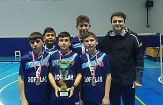 Badmintonda Kütahya’yı Sofular Ortaokulu temsil...