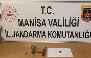 Bağ evinde uyuşturucu kullanırken yakalandılar