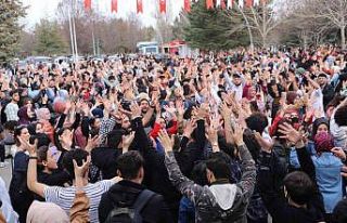 ‘Bahar Geliyor’ konserlerinde üniversite öğrencileri...