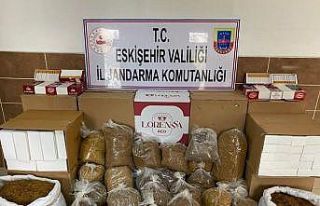 Baharat dükkânında kaçak sigara satan şahıs...