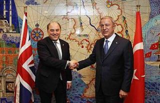 Bakan Akar, İngiltere Savunma Bakanı Wallace ile...