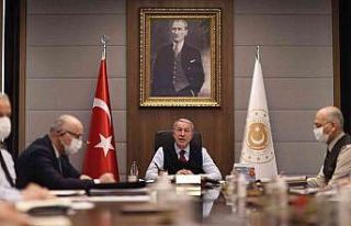 Bakan Akar kuvvet komutanları ile toplantı gerçekleştirdi