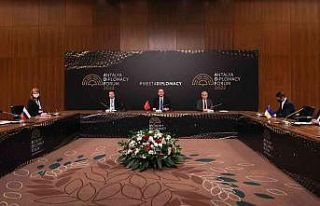 Bakan Çavuşoğlu: "Temennimiz bölgemizde barışın...