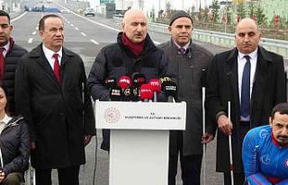 Bakan Karaismailoğlu, engelli vatandaşlarla 1915...