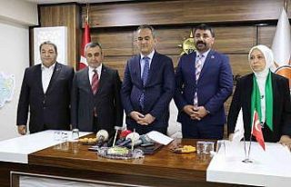 Bakan Özer’den AK Parti Malatya il teşkilatına...