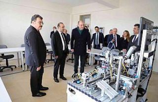 Bakan Yardımcısı Kacır, Eskişehir Model Fabrika’yı...