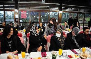 Balçova’da şehit yakınları onuruna yemek verildi