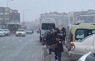 Balıkesir’de beklenen kar başladı