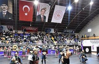 Balıkesir’de Halk oyunları şenliği yapıldı