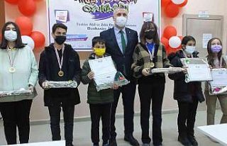 Balıkesir’de öğrencilere zeka ödülü