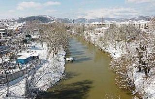 Bartın Irmağı’nda kar manzaraları dron ile görüntülendi