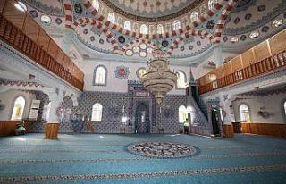 Başiskele’de camiler Ramazan’a hazırlanıyor