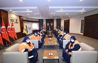 Başkan Altay Park ve Bahçeler Dairesinin kadın...