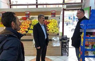 Başkan Altınsoy esnaflarla görüşüyor
