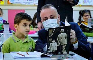 Başkan Ayhan’dan ‘Kitap Kumbaram’ projesine...