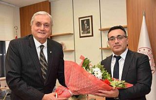 Başkan Bakkalcıoğlu’ndan sağlık çalışanlarına...
