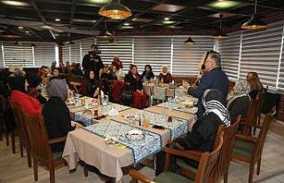 Başkan Büyükkılıç, kadın muhtar ve meclis üyeleriyle...