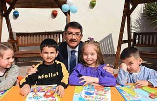 Başkan Çelik Kütüphaneler Haftası’nda öğrencilerle...