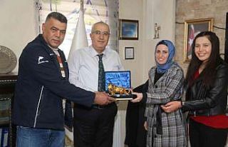 Başkan Cengiz Arslan’a soyadı gibi hediye