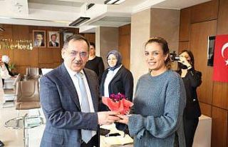 Başkan Demir’den 8 Mart sürprizi