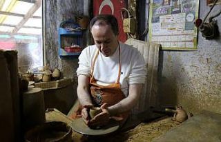 Başkan Kaya çark başına geçip çömlek yaptı