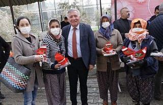 Başkan Kepenek kadınları yanında olmaya devam...
