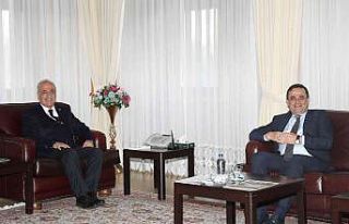 Başkan Mustafa Çetin, Rektör Çomaklı’ya tebrik...