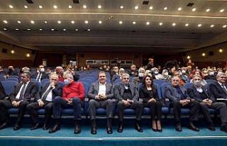 Başkan Seçer, ‘Göçler ve Mersin Tarihi’ kitabının...