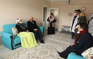 Başkan Vekili Aydın’dan yaşlılara ziyaret