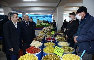 Başkan Yılmaz Sıracevizler pazar esnafı ile buluştu
