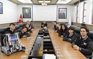 Başkan Yüksel, ABD yolundaki şampiyonları ağırladı