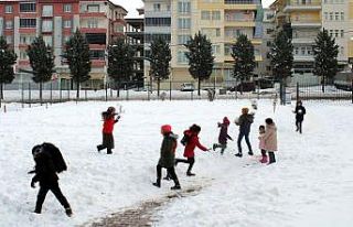 Bayburt’ta kar tatili uzatıldı