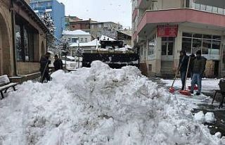 Bayburt’ta karla mücadele sürüyor