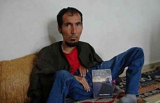 Bedensel engelli genç 15’inci kitabını çıkardı