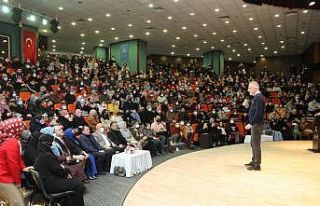 Bekir Develi’den gençlere tavsiye