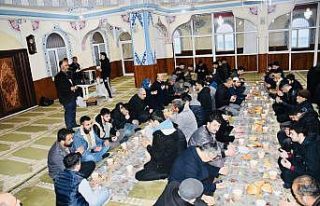 Besni Kaymakamı Nazlı Demir sabah namazı buluşmasına...