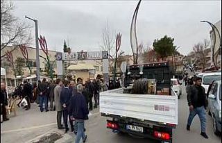 Bigadiç’te caddeler gül suyu ile temizlendi