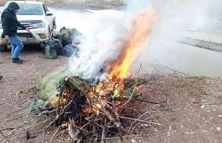 Bin 500 metre ağ yakıldı