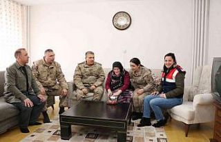 Bingöl’de jandarma yaşlıları ziyaret etti